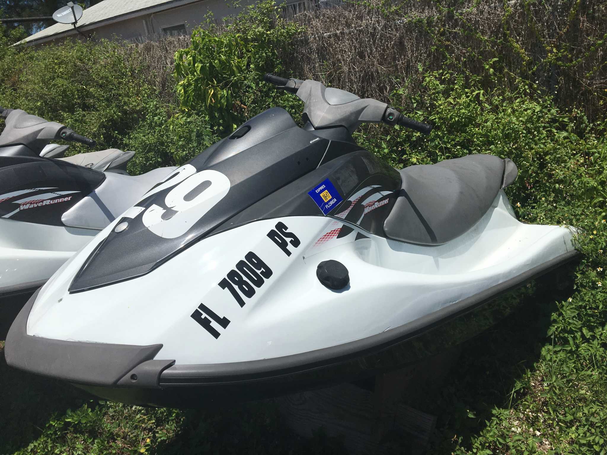 102014 Yamaha VX110 jet skis 3 passenger good running machines