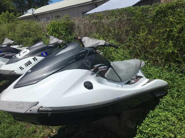 102014 Yamaha VX110 jet skis 3 passenger good running machines