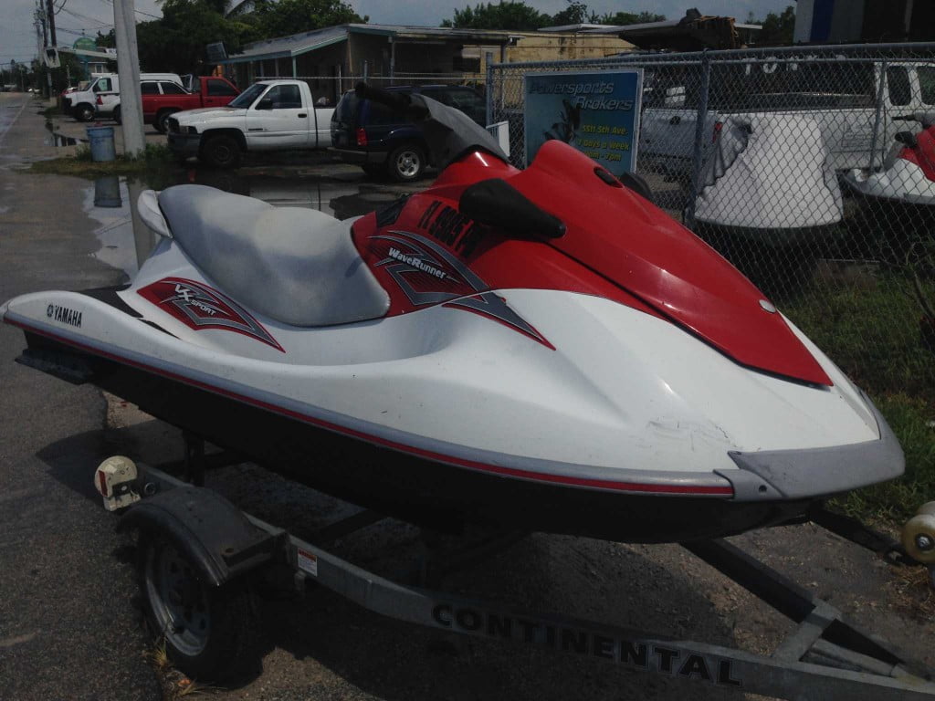 Yamaha Waverunner FZR Front
