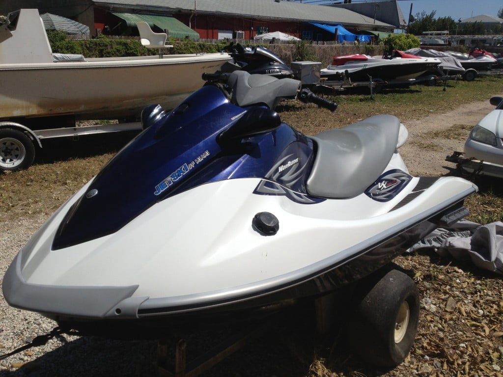 2011 Yamaha VX110 Deluxe jetski, 3 seater, 110HP, Reverse, mirrors, cup